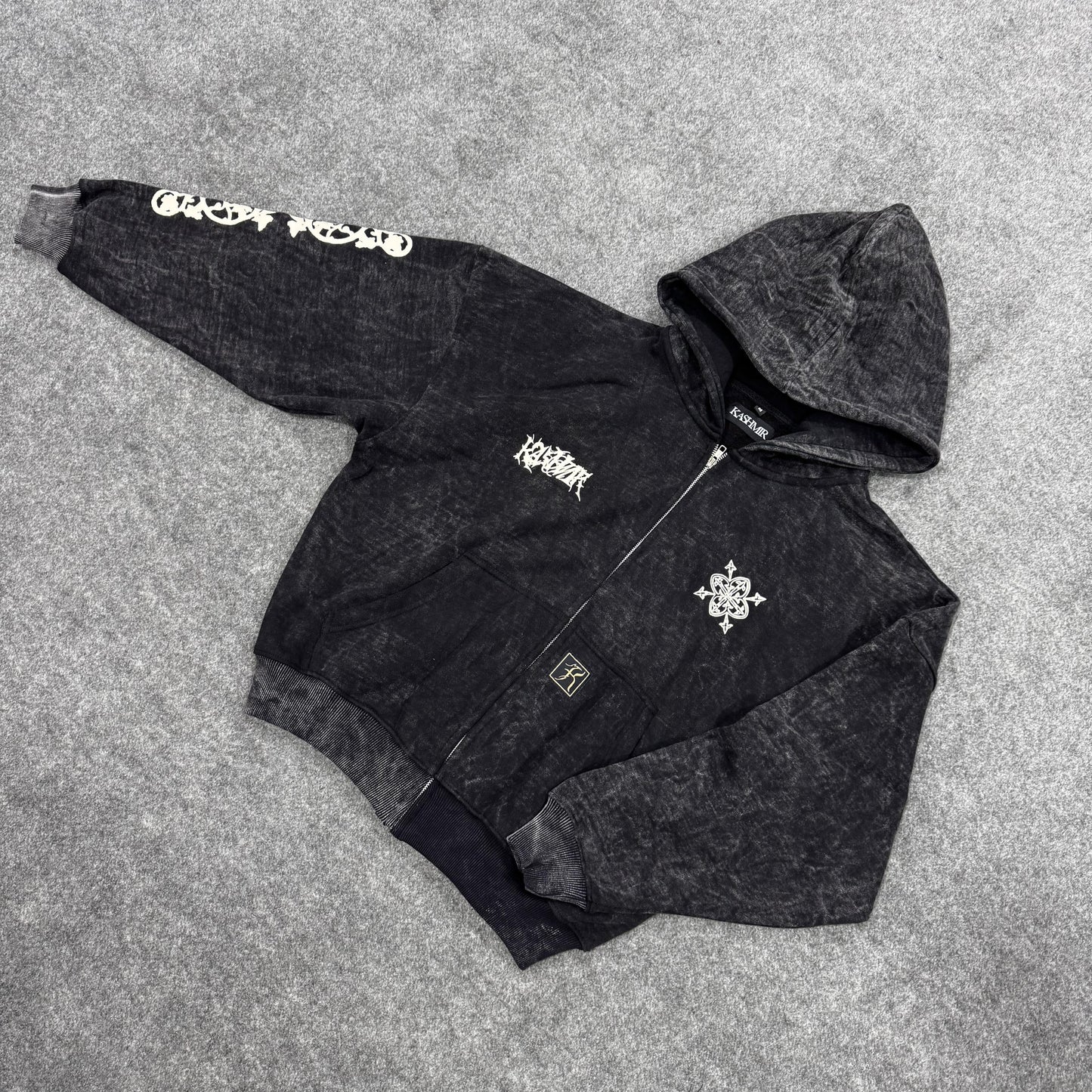 ORNAMENT ZIP HOODIE